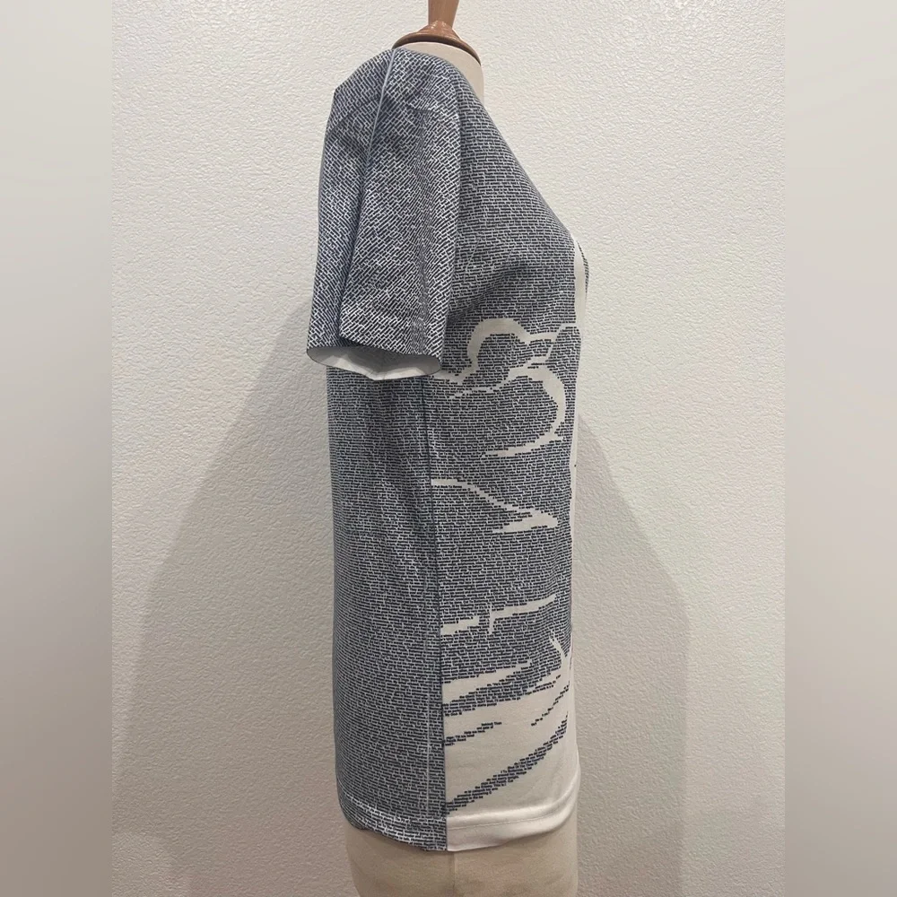 Lithographs soft fabric T shirt.‎ Damaged! Please read description!